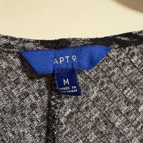 Apt. 9 Gray and Black Asymmetrical Ribbed Blouse - Picture 6 of 7